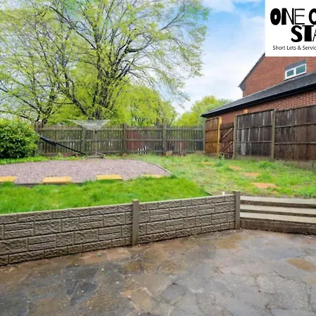 Perfect For Families And Contractors- Near Digbeth *